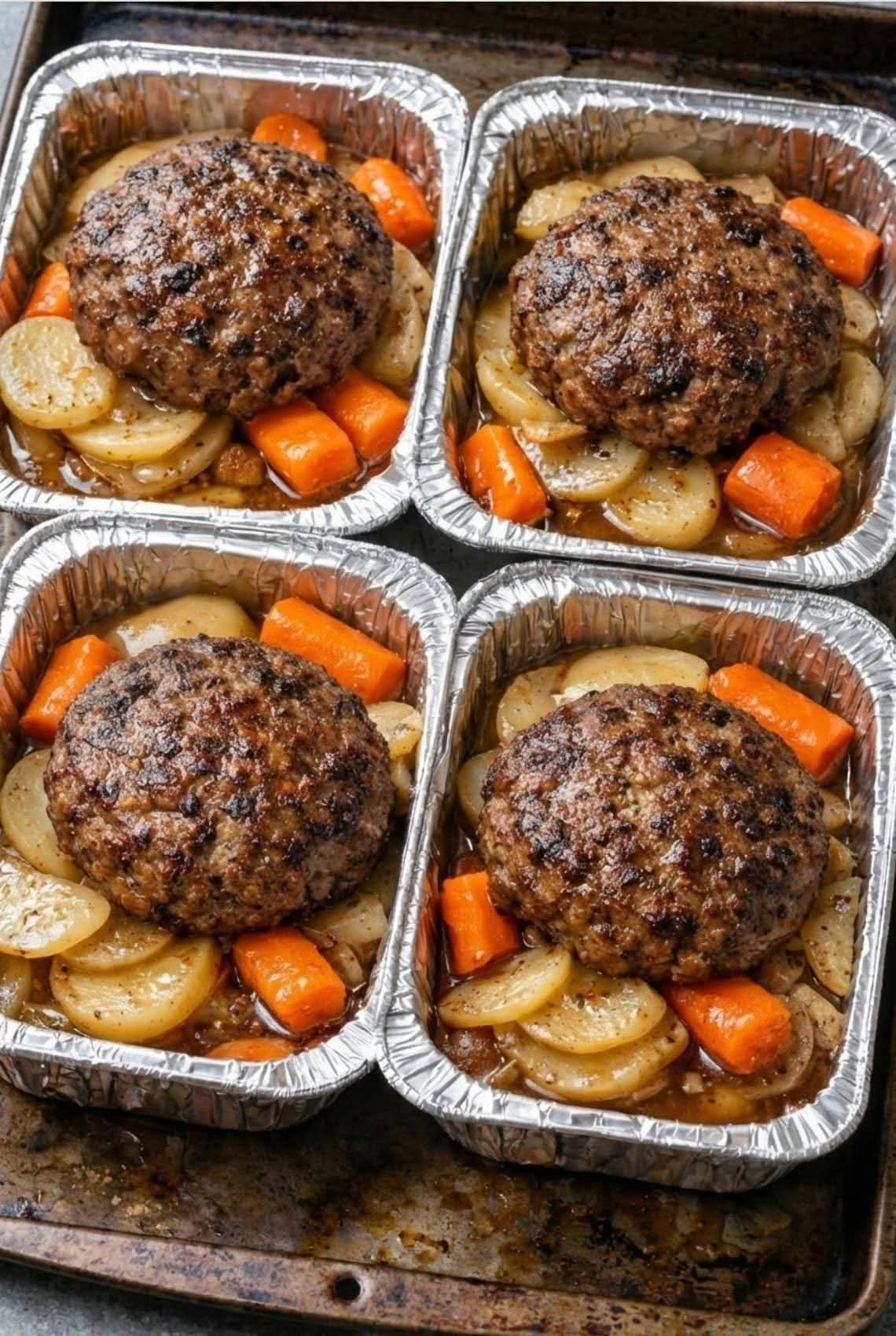 Min pappa visade mig hur man lagar dessa förpackade måltider när pengarna var knappa. Bara 4 ingredienser för en perfekt mör och individuell festmåltid.  Fullständigt recept